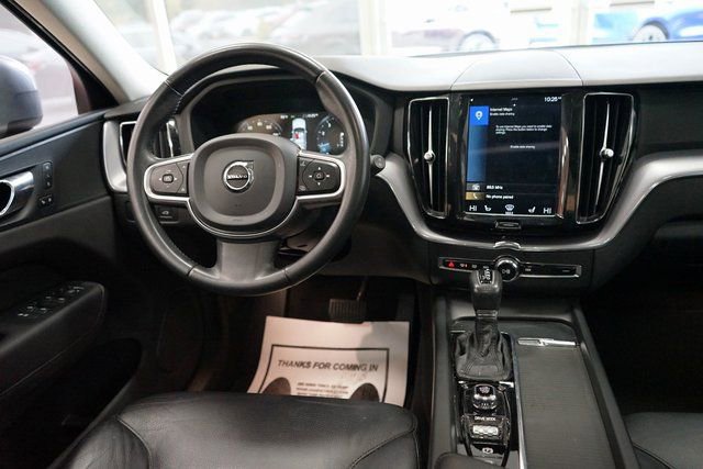 Used 2020 Volvo XC60 T5 Momentum image 11