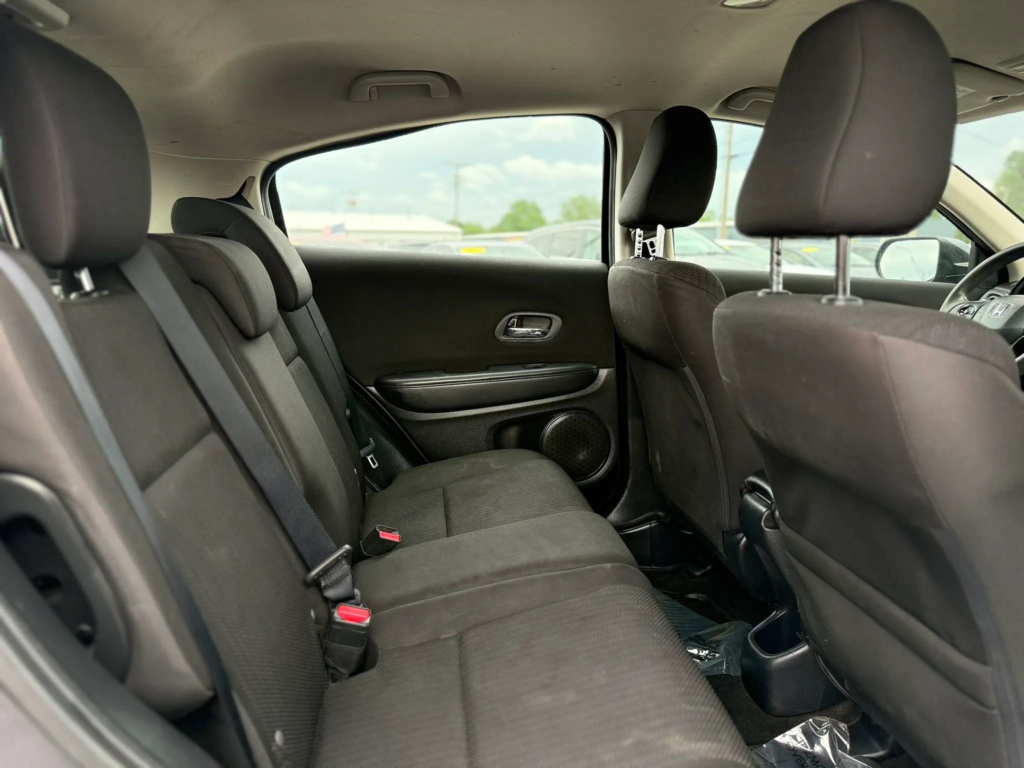 Used 2016 Honda HR-V LX image 30