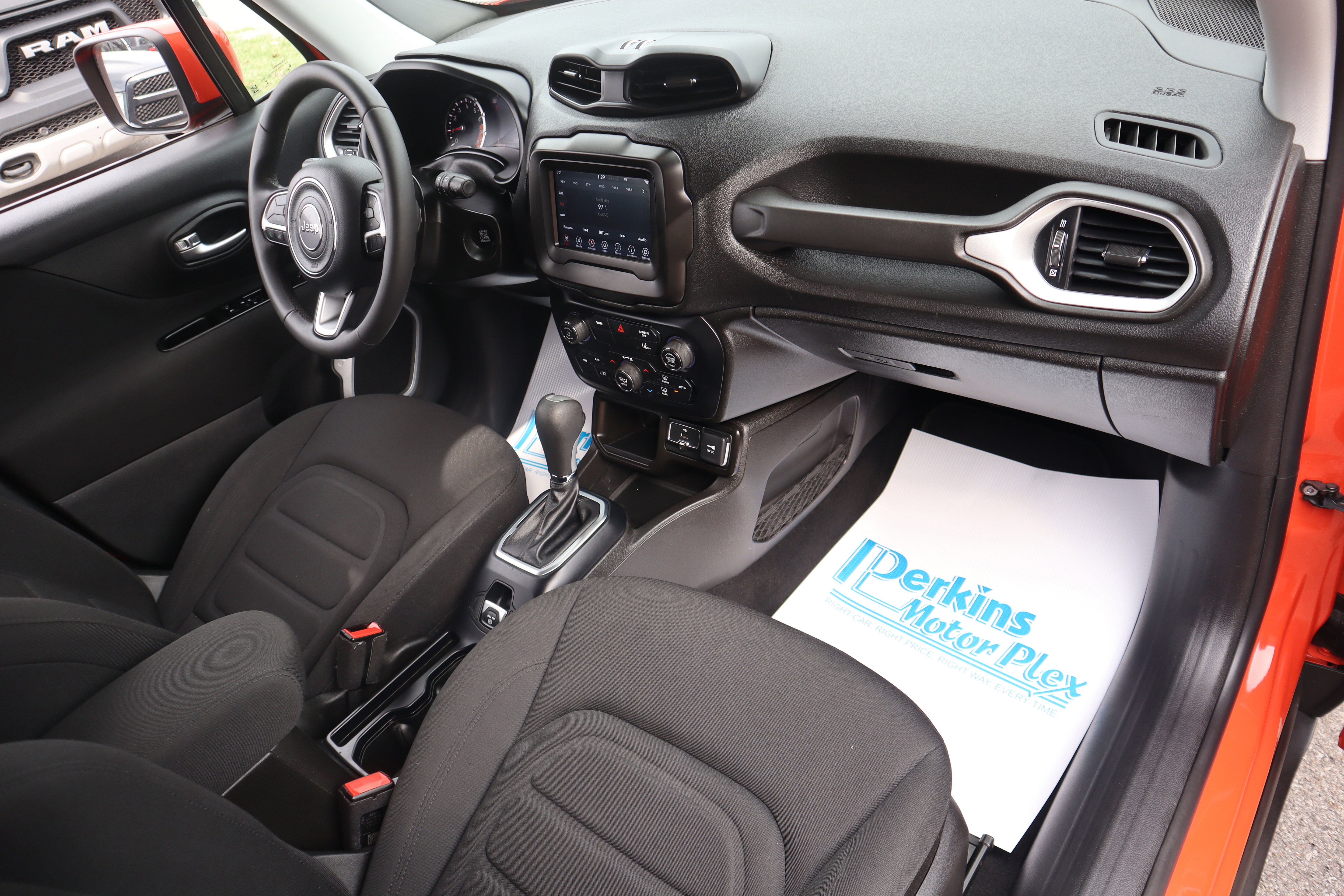 Used 2021 Jeep Renegade Latitude FWD image 26