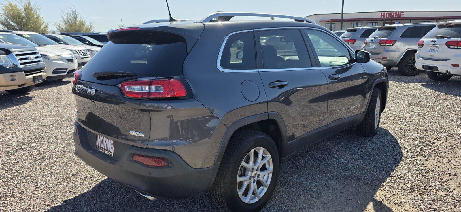 Used 2017 Jeep Cherokee Latitude w/ Safety/Convenience Group AWD/4WD image 5