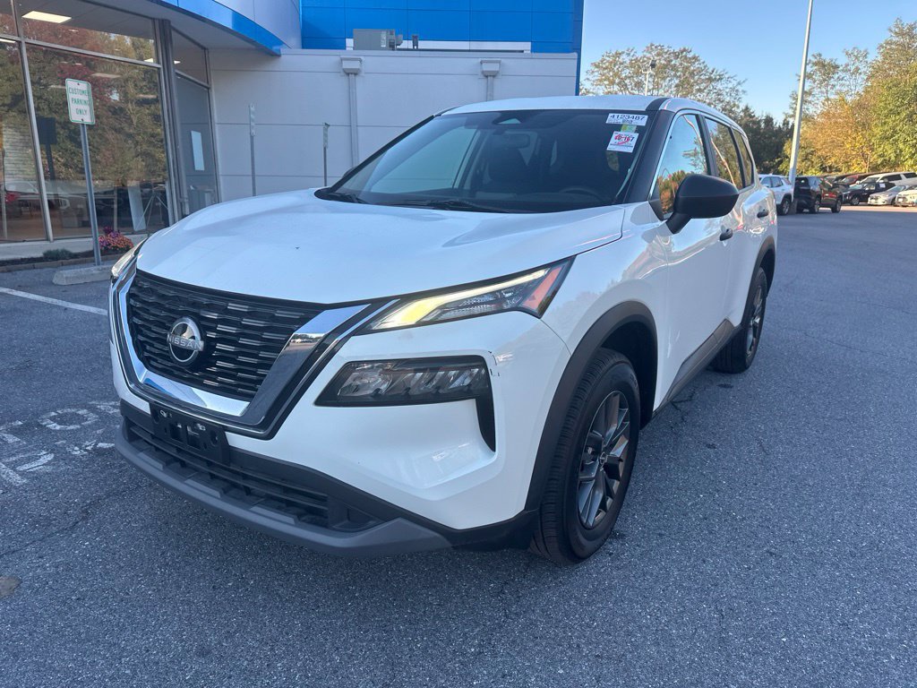 Used 2023 Nissan Rogue S FWD image 1
