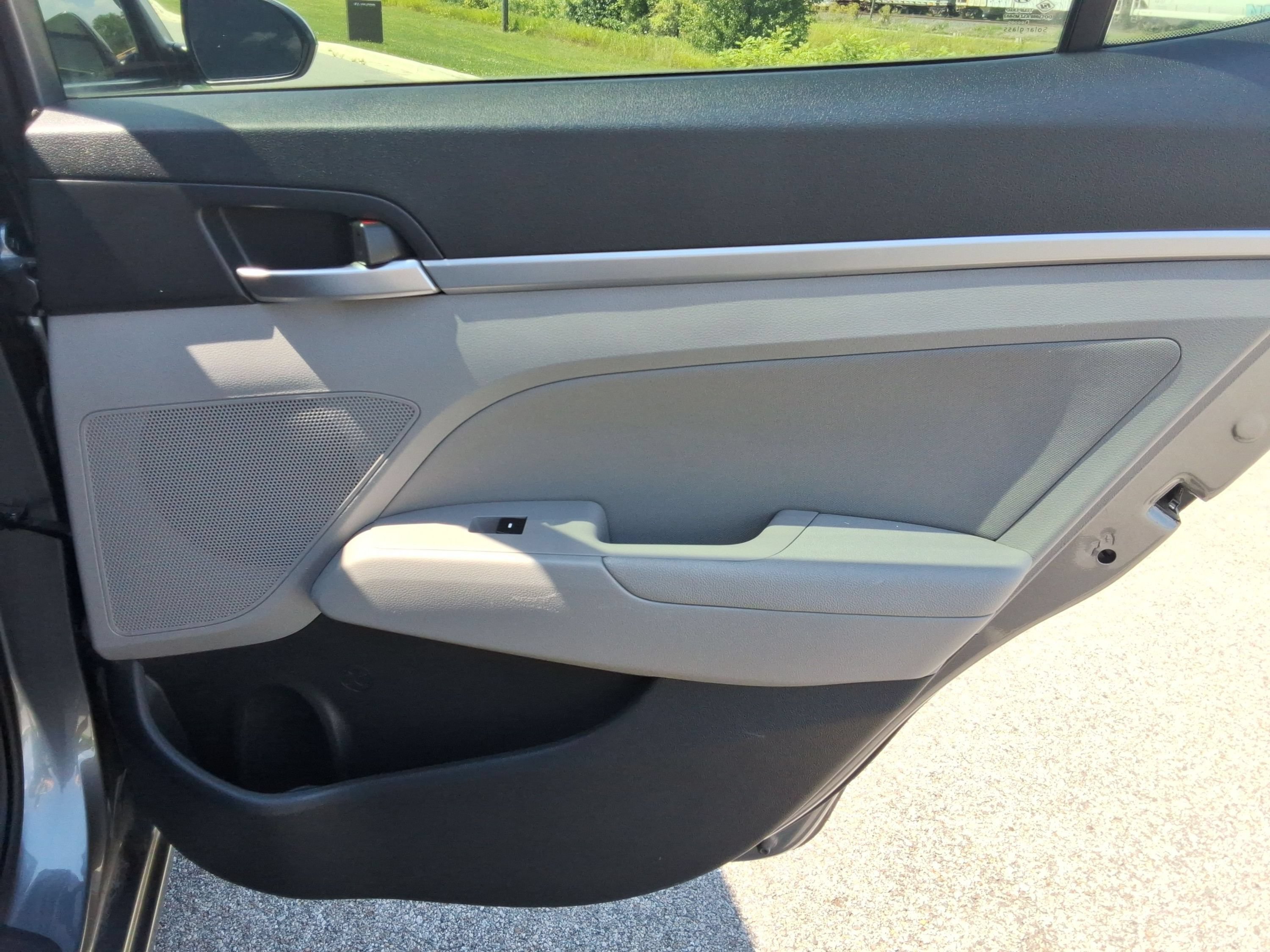 Used 2019 Hyundai Elantra SEL FWD image 32