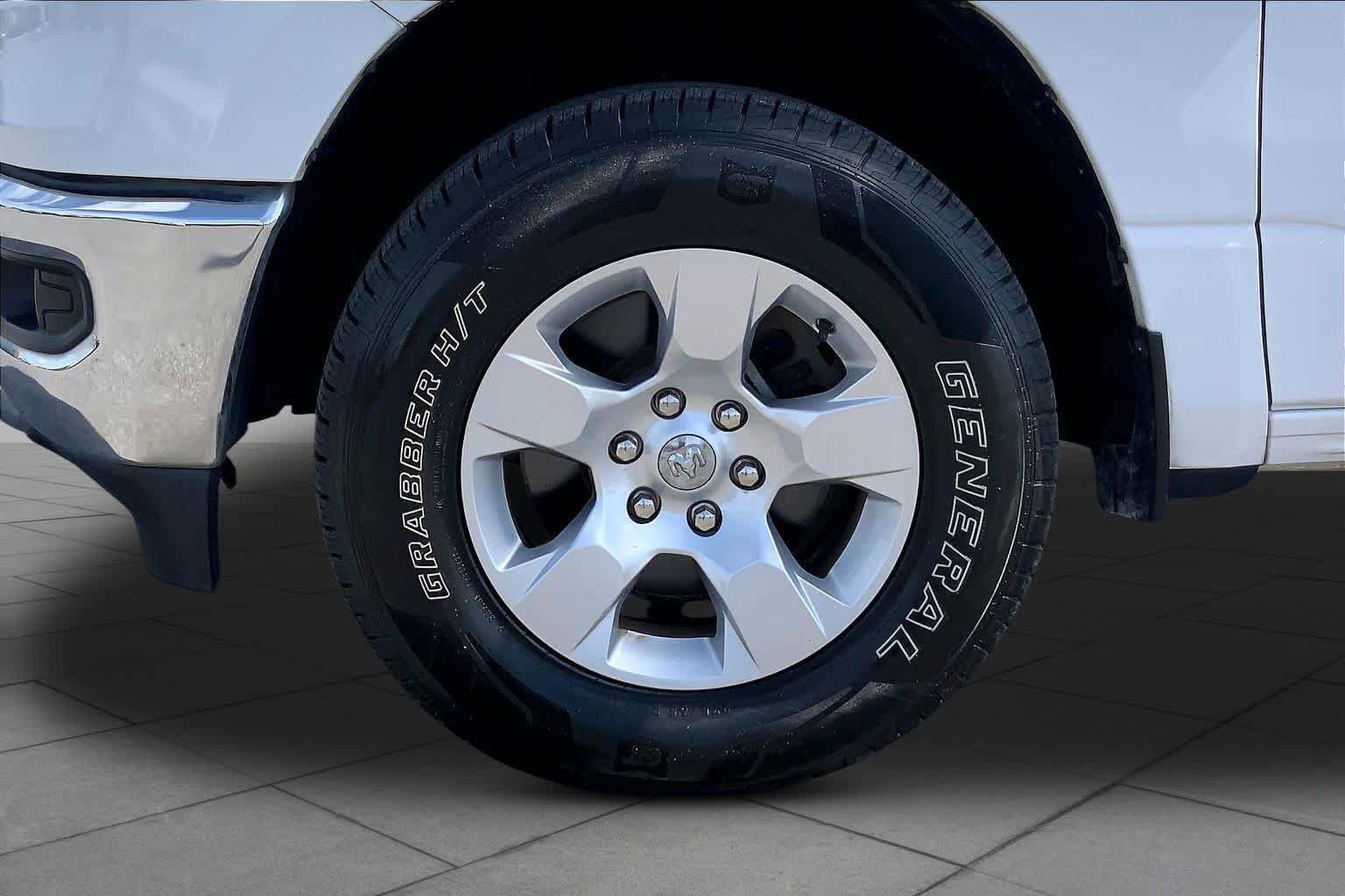 Used 2021 RAM 1500 Big Horn RWD image 11
