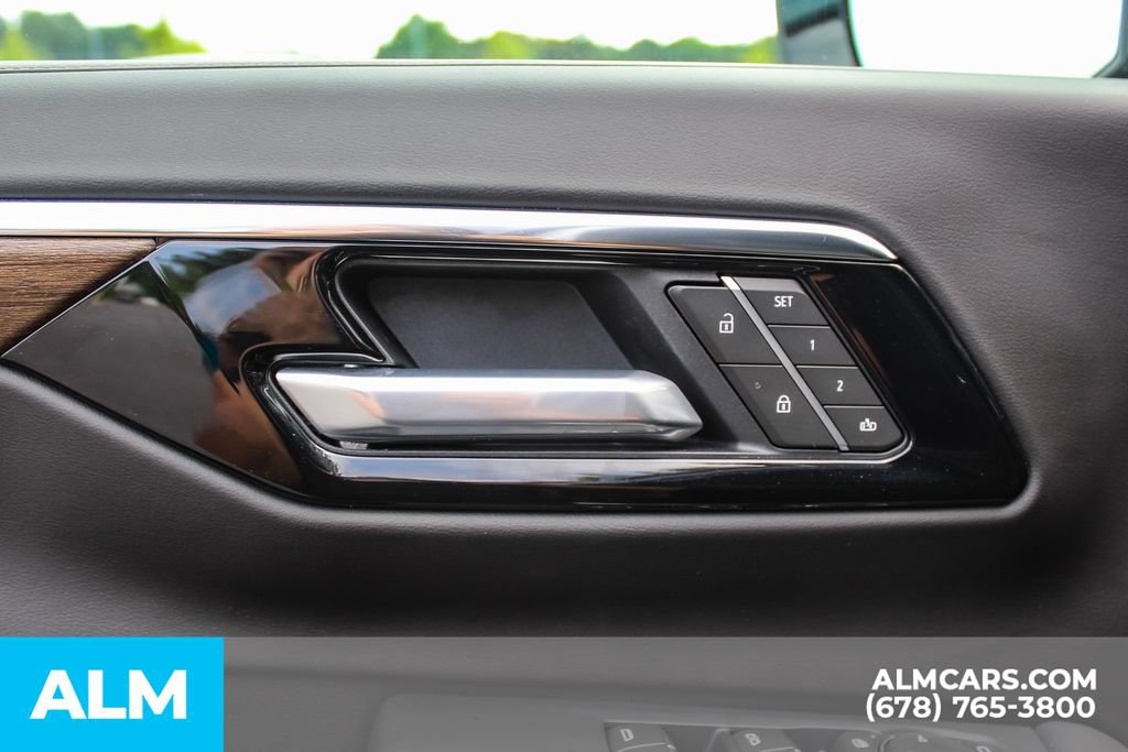 Used 2025 Chevrolet Tahoe High Country AWD/4WD image 40