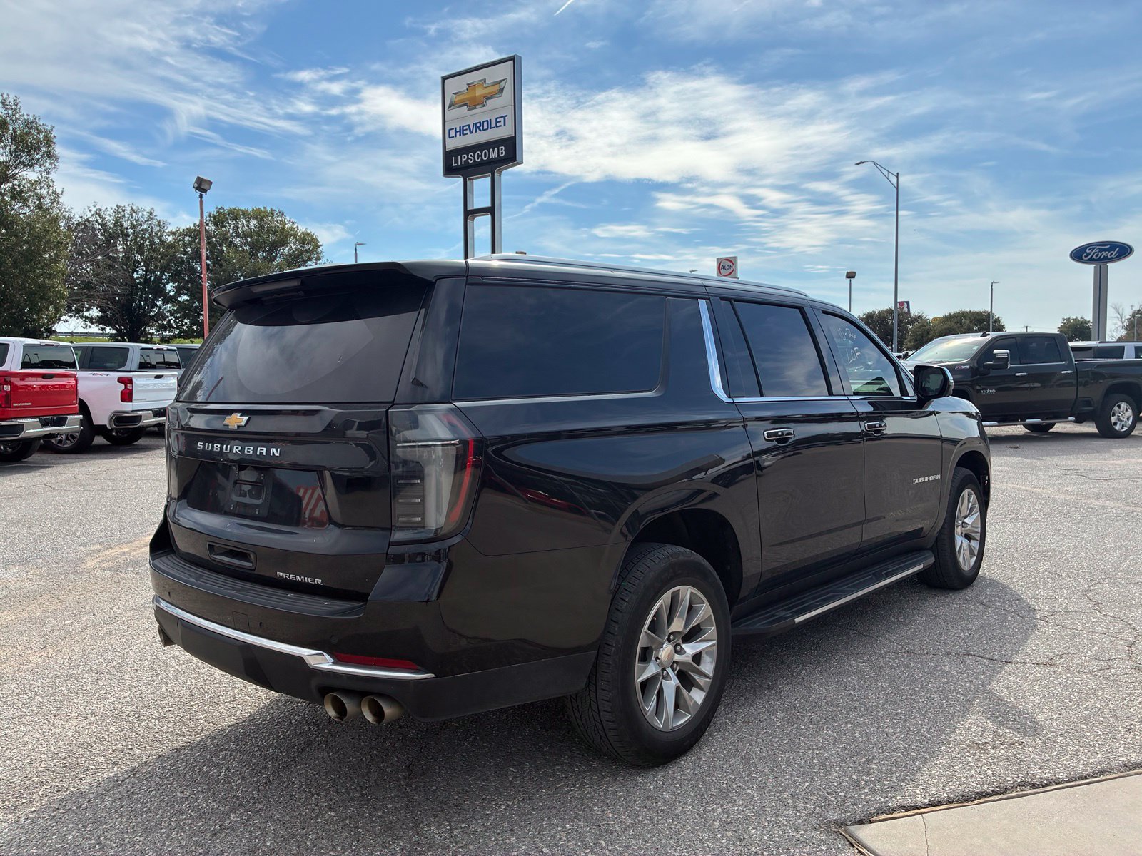Used 2025 Chevrolet Suburban Premier AWD/4WD image 15