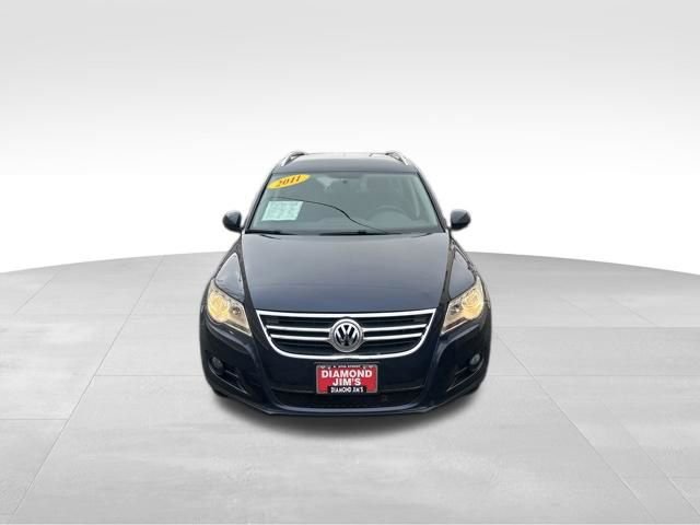 Used 2011 Volkswagen Tiguan SE image 2