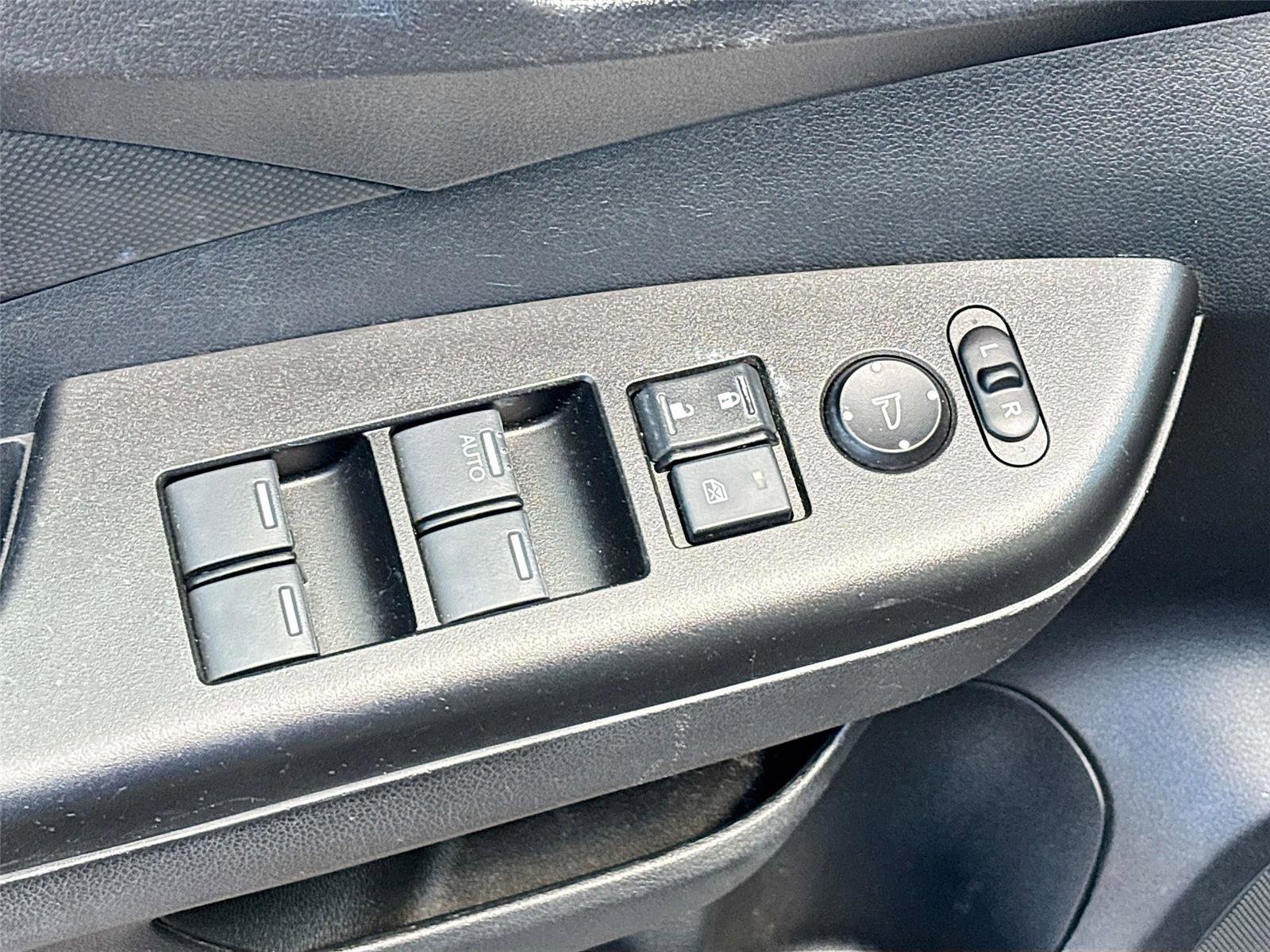 Used 2015 Honda CR-V LX image 17