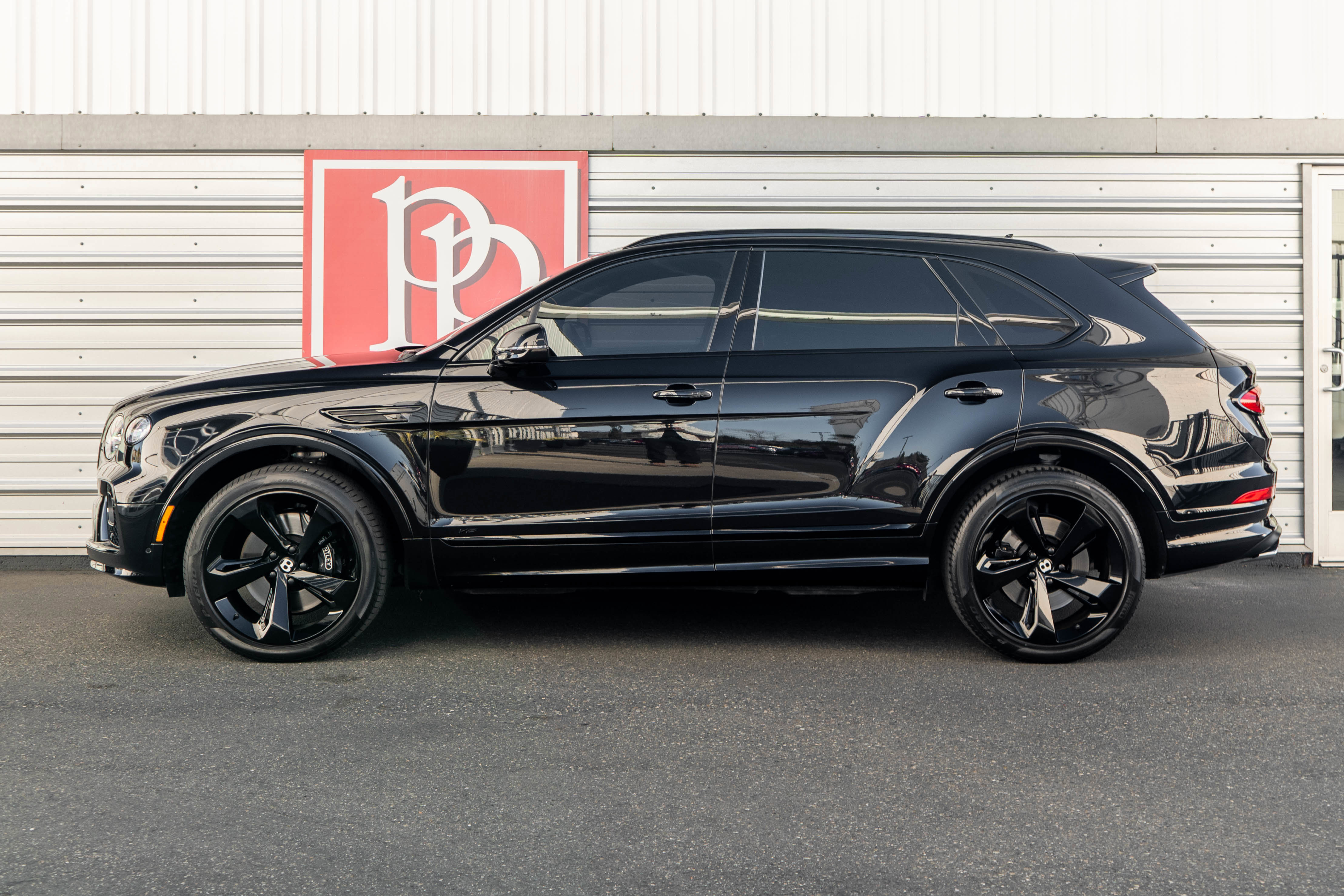 Used 2022 Bentley Bentayga image 46