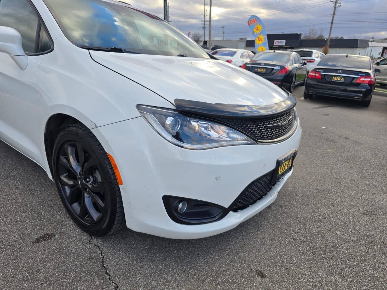 Used 2020 Chrysler Pacifica Touring w/ Advanced Safetytec Group FWD image 72