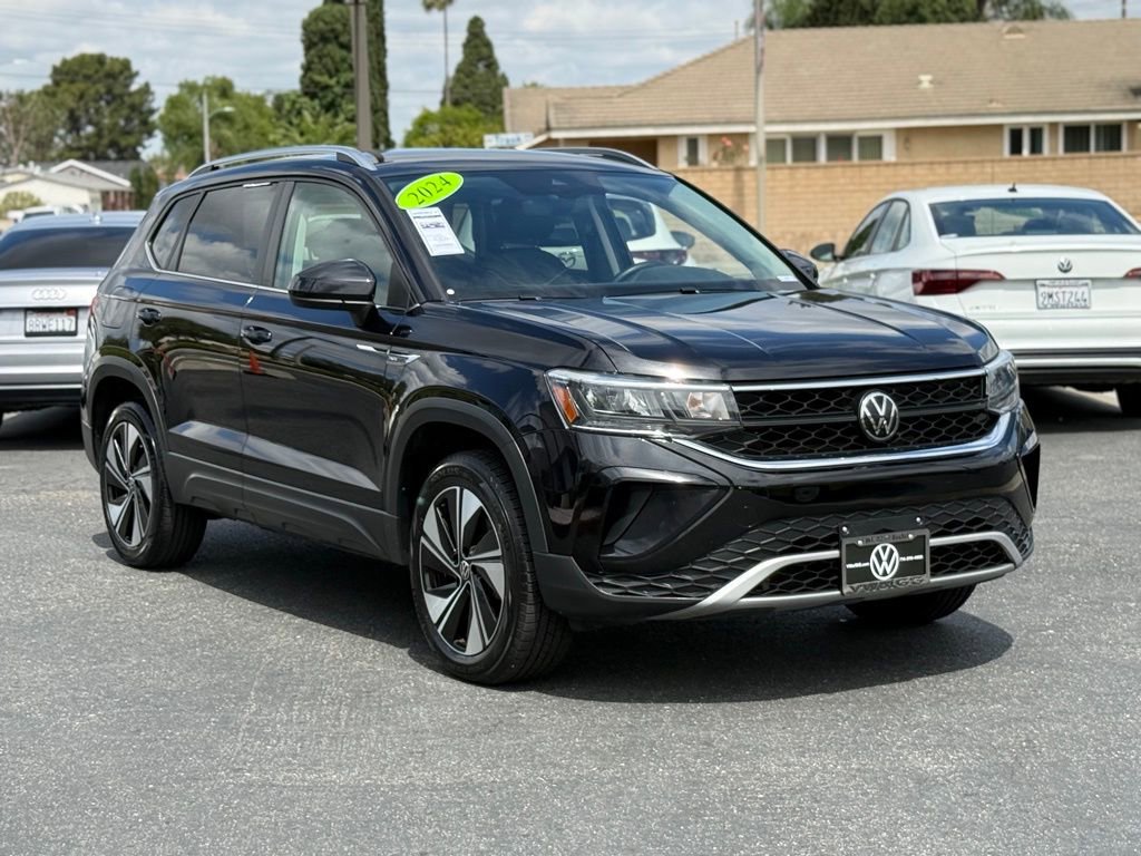 Used 2024 Volkswagen Taos SE image 1