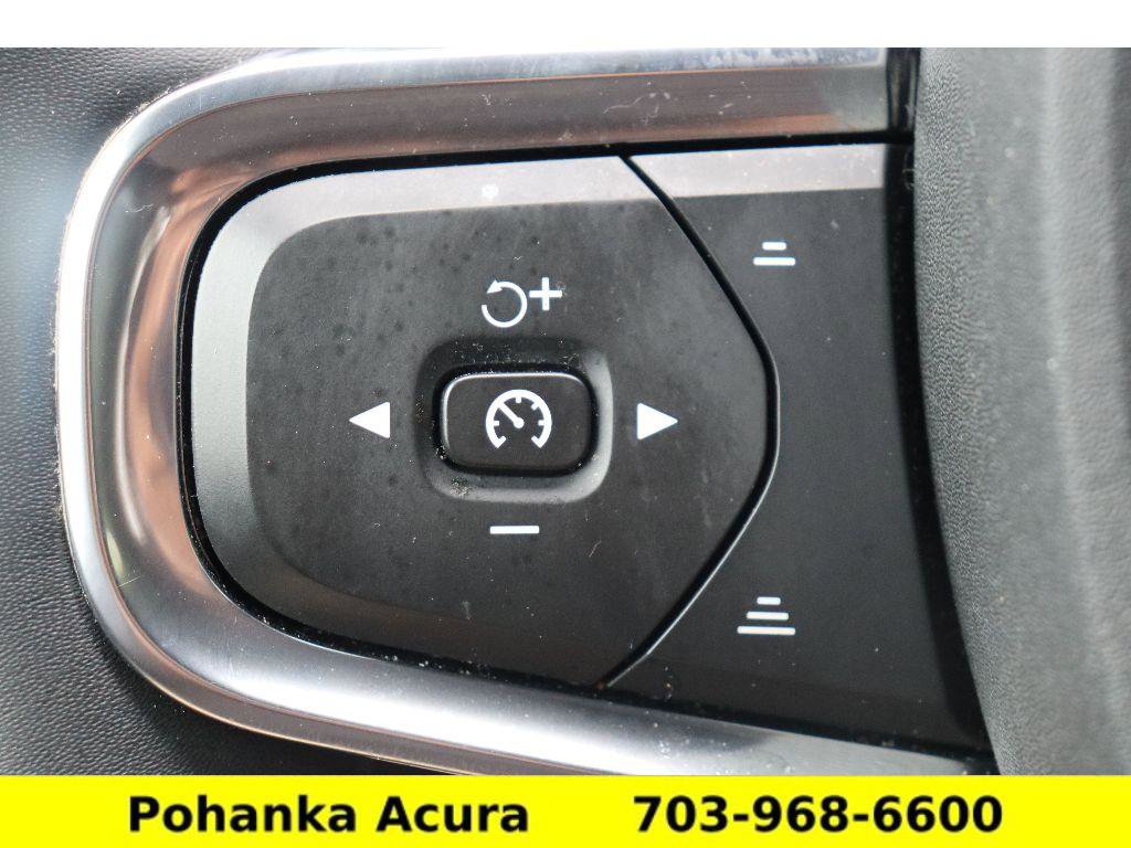 Used 2022 Volvo XC40 T5 R-Design w/ Advanced Package image 12