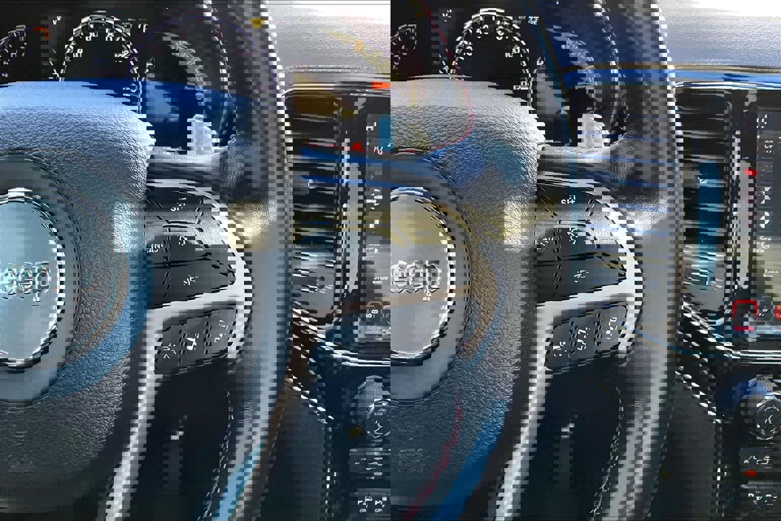 Used 2020 Jeep Grand Cherokee Trailhawk w/ Trailhawk Luxury Group AWD/4WD image 26