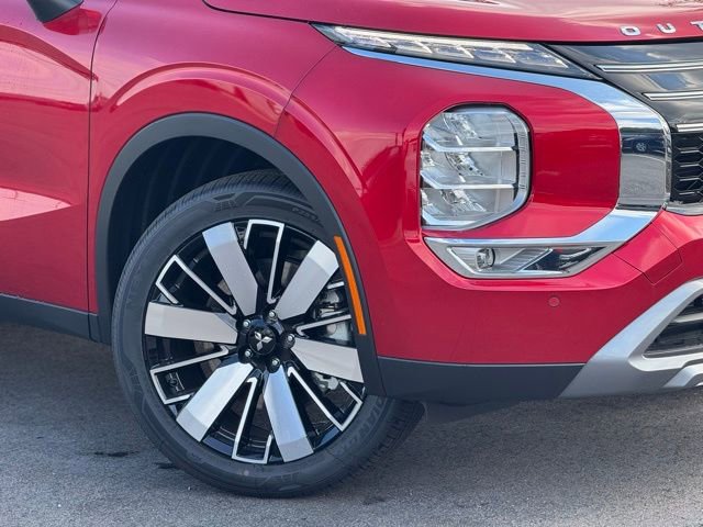 New 2025 Mitsubishi Outlander SE image 2