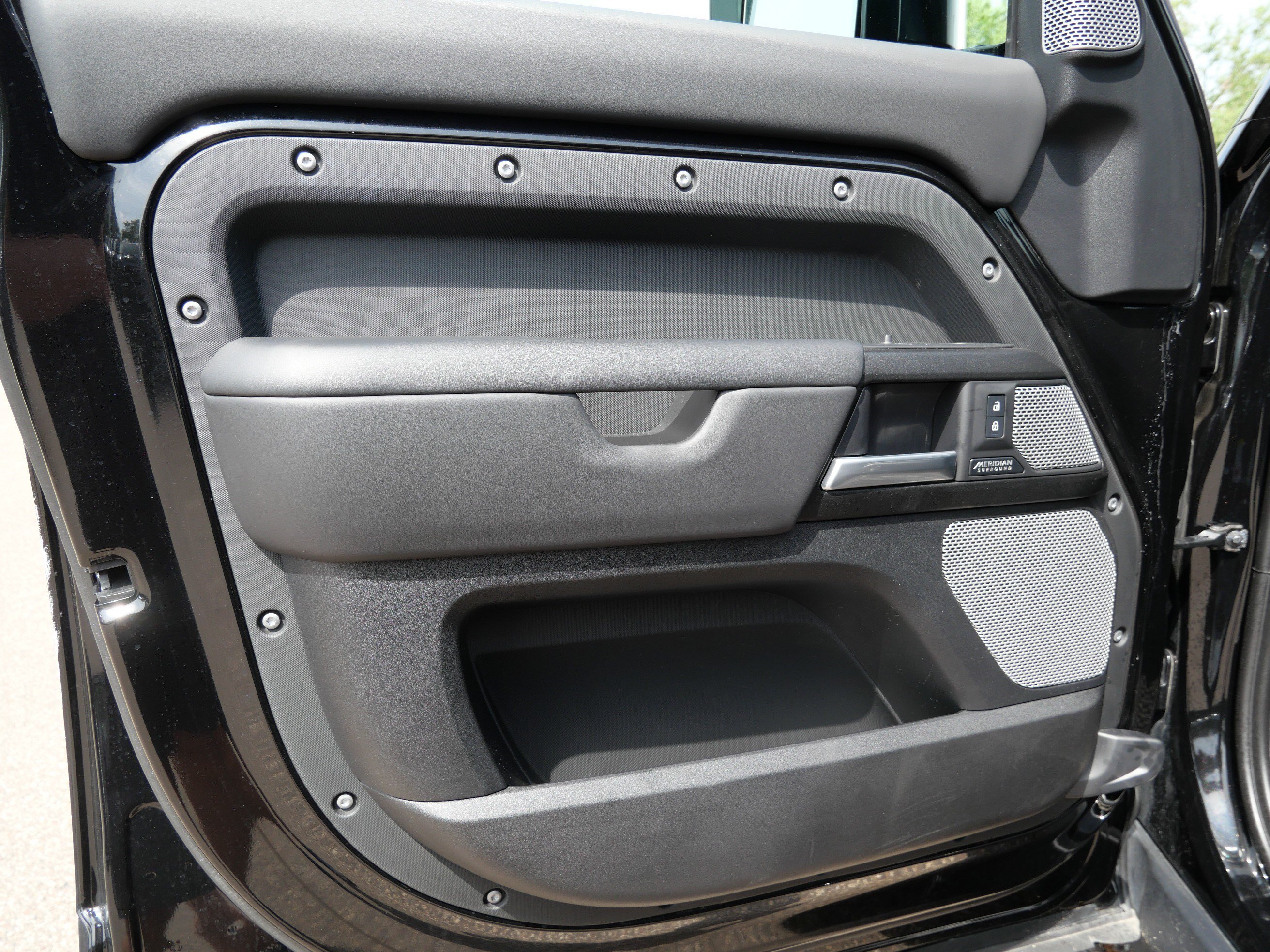 Certified 2024 Land Rover Defender 130 V8 AWD/4WD image 13