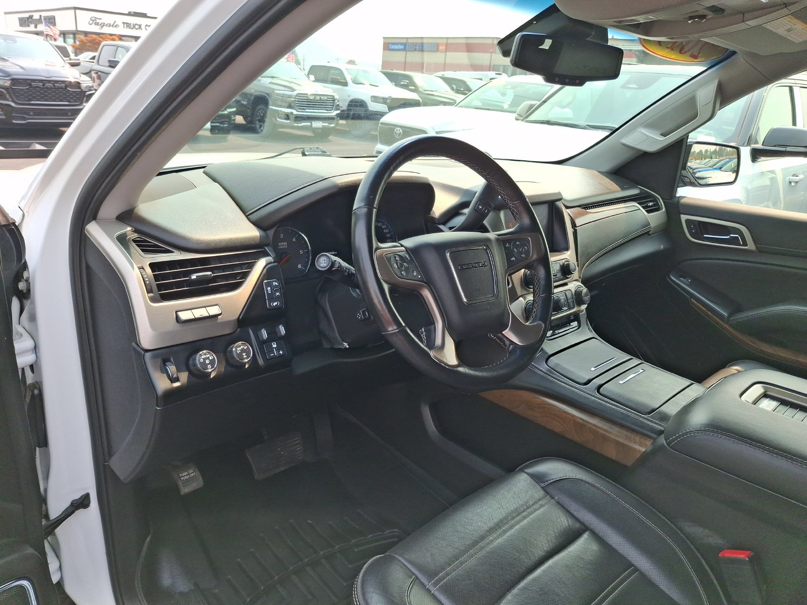 Used 2019 GMC Yukon Denali AWD/4WD image 16