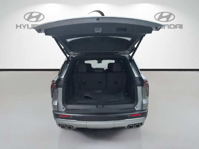Used 2026 Chevrolet Traverse LT FWD image 27