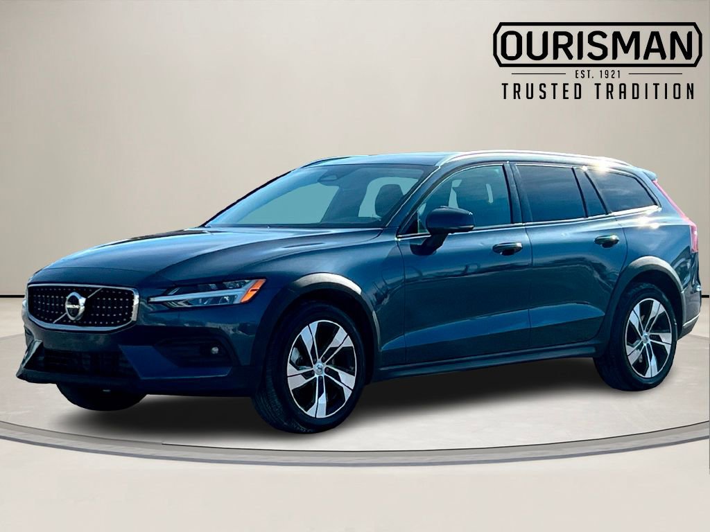 Used 2024 Volvo V60 B5 Cross Country Plus AWD/4WD image 2