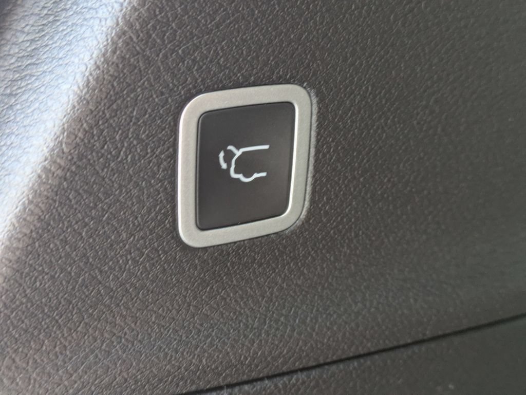 New 2026 Chrysler Pacifica Limited FWD image 35