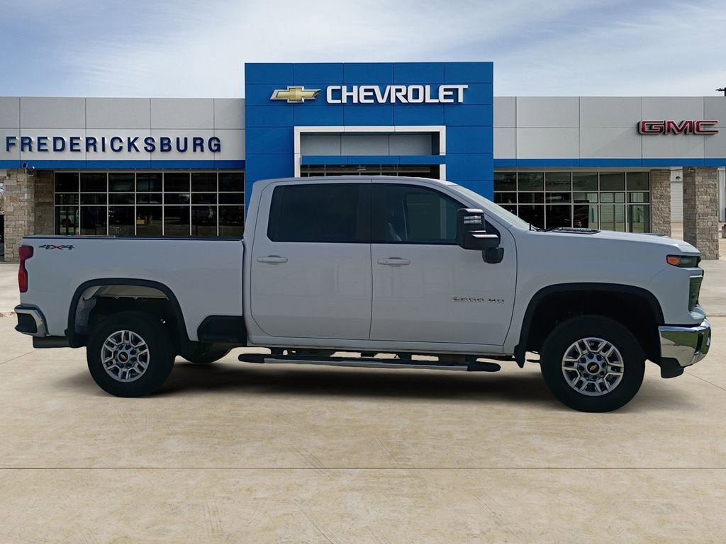 Used 2025 Chevrolet Silverado 2500 LT w/ Convenience Package AWD/4WD image 6