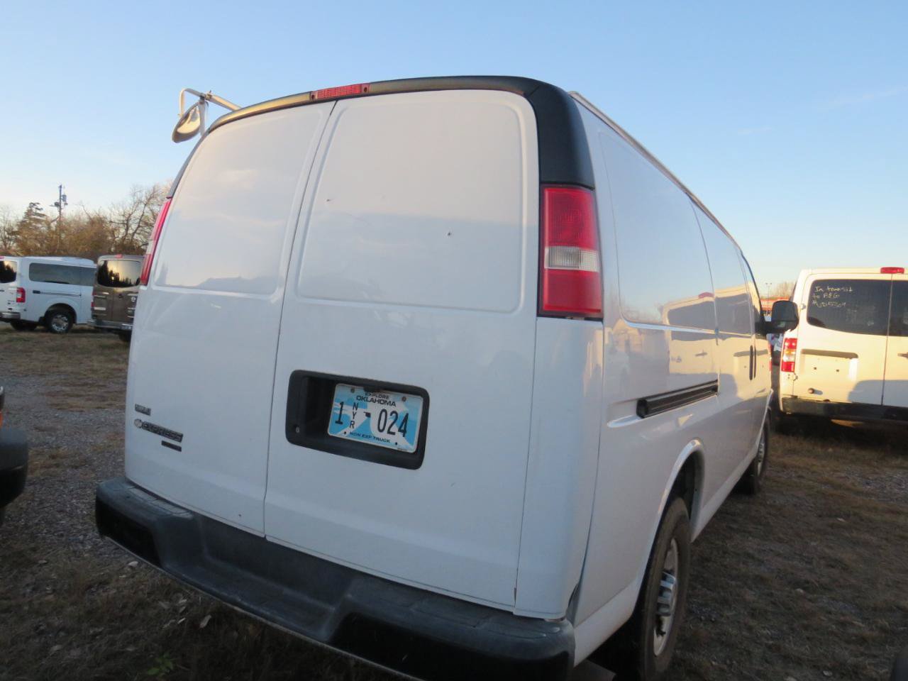Used 2011 Chevrolet Express 2500 RWD image 25