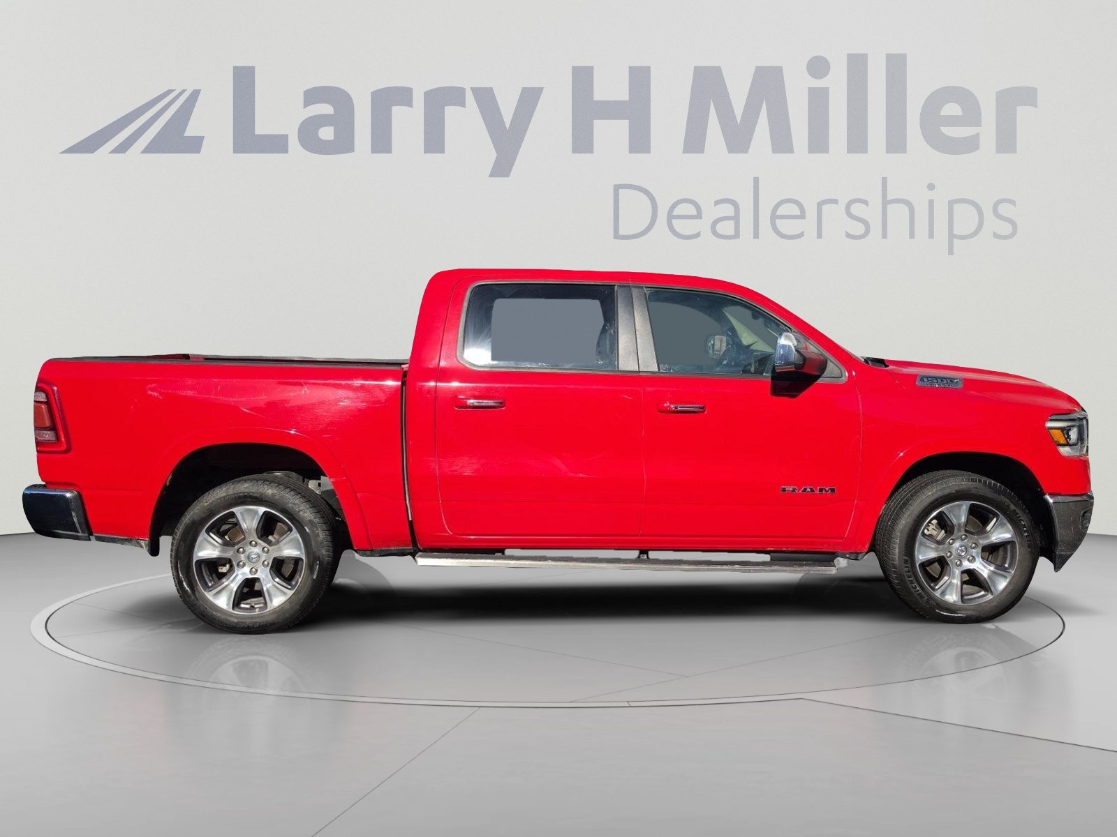 Used 2019 RAM 1500 Laramie AWD/4WD image 6