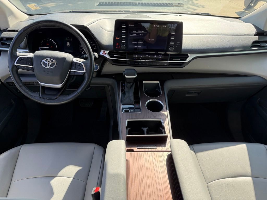 Used 2022 Toyota Sienna XLE AWD/4WD image 11
