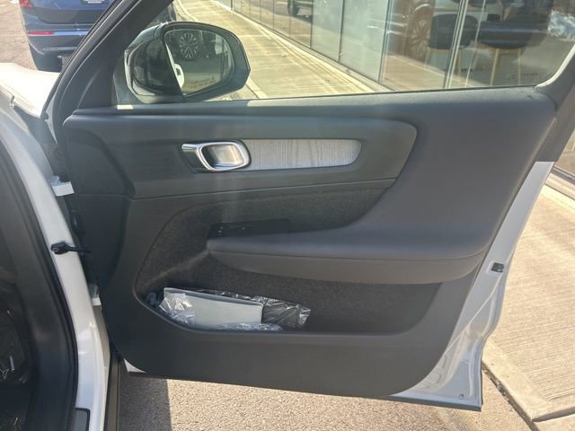 Certified 2025 Volvo XC40 B5 Plus image 14