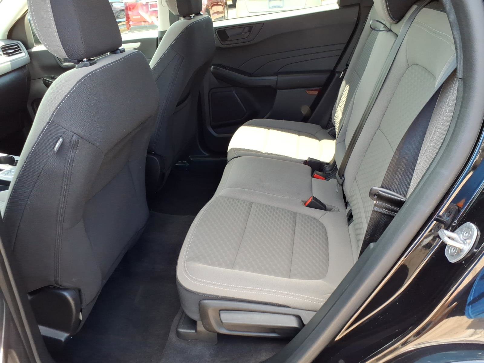 Used 2022 Ford Escape SE w/ SE Sport Appearance Package AWD/4WD image 13