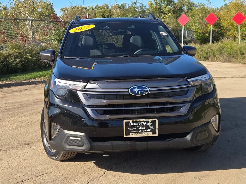 Certified 2025 Subaru Forester Premium AWD/4WD image 4
