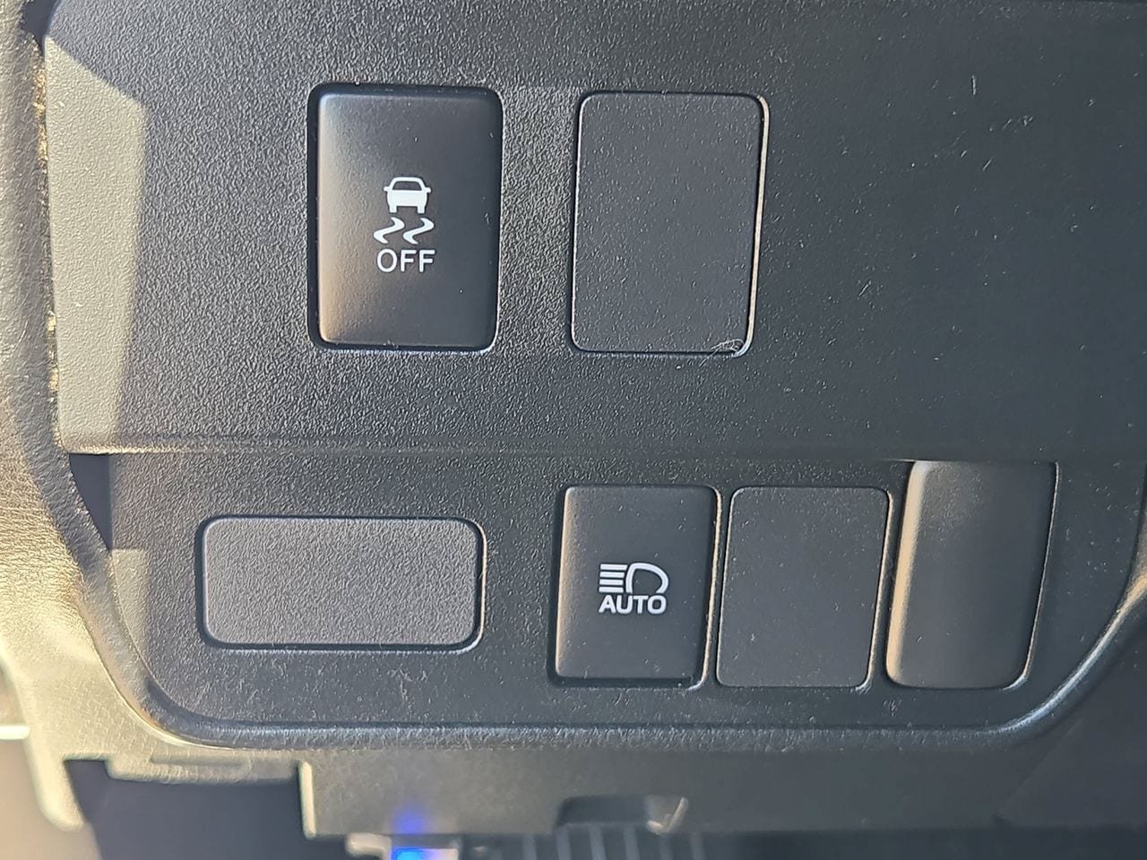Used 2022 Toyota Tacoma SR w/ SX Package AWD/4WD image 25