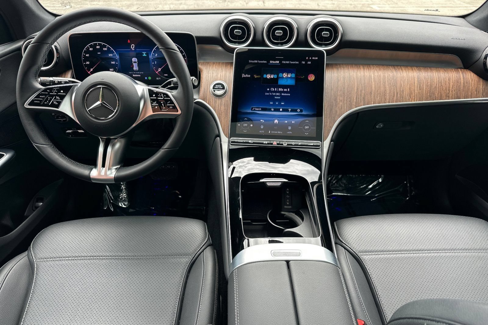 Certified 2026 Mercedes-Benz GLC 300 4MATIC image 17