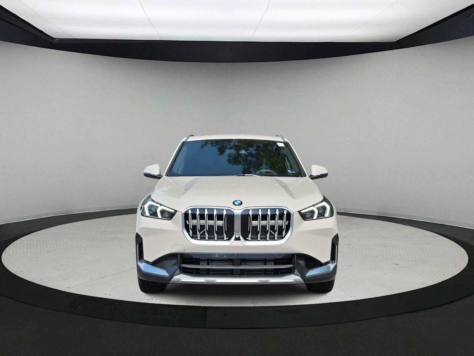 New 2027 BMW X1 xDrive28i AWD/4WD image 3