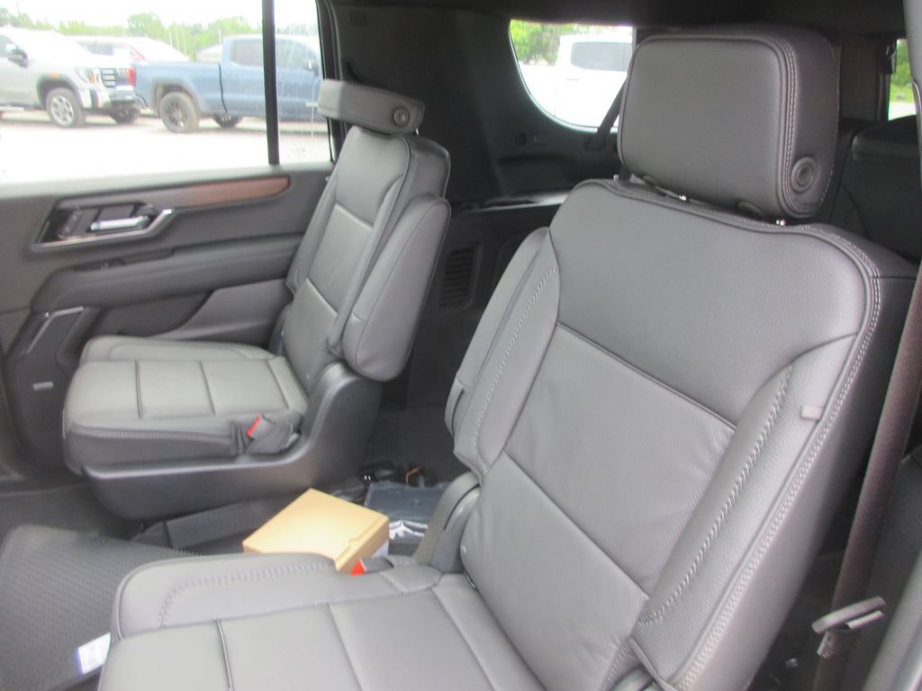 New 2026 GMC Yukon XL Denali w/ Denali Reserve Package AWD/4WD image 13