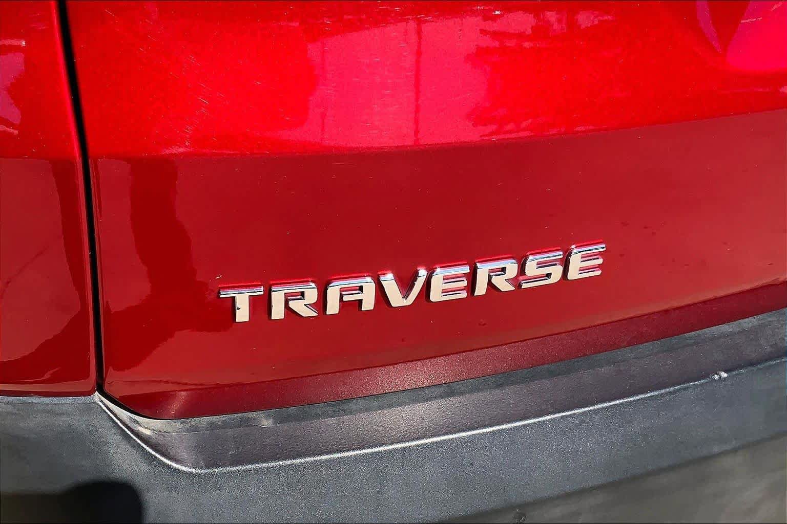 Used 2023 Chevrolet Traverse LT FWD image 30