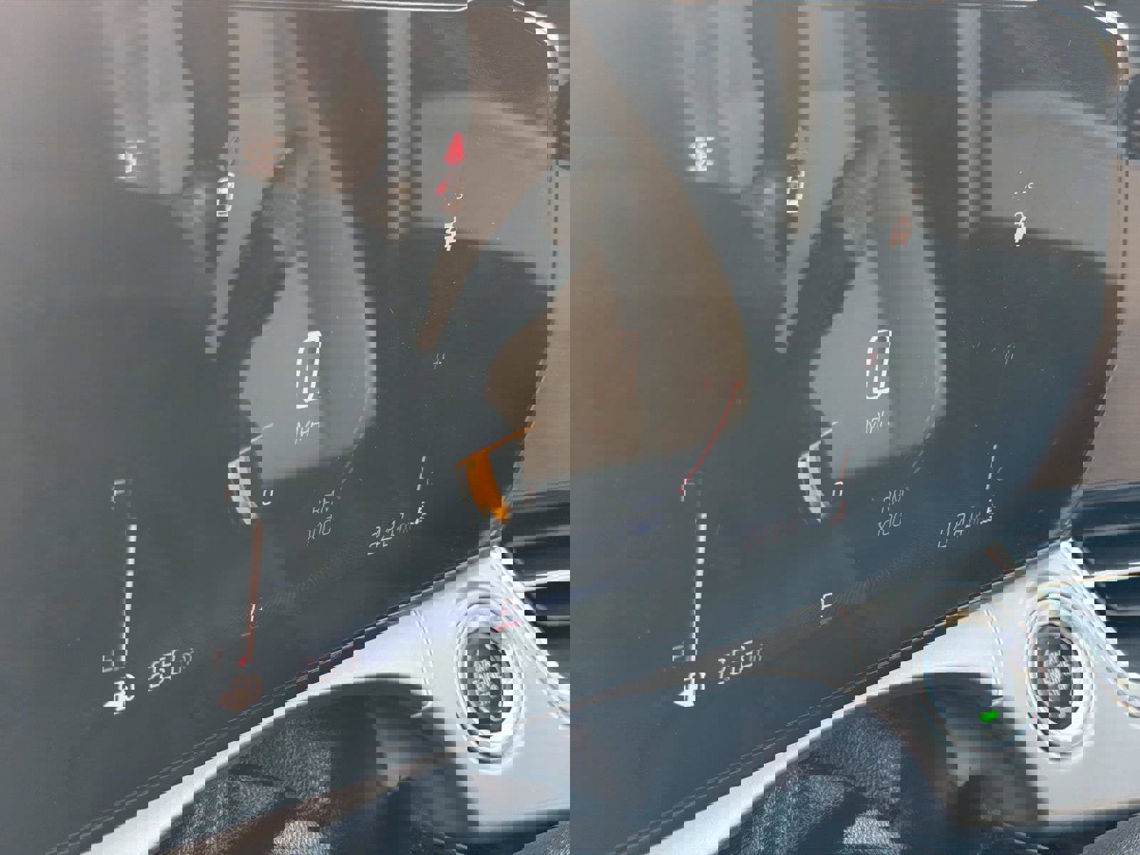 Used 2025 Chevrolet Trax LT w/ LT Convenience Package image 9