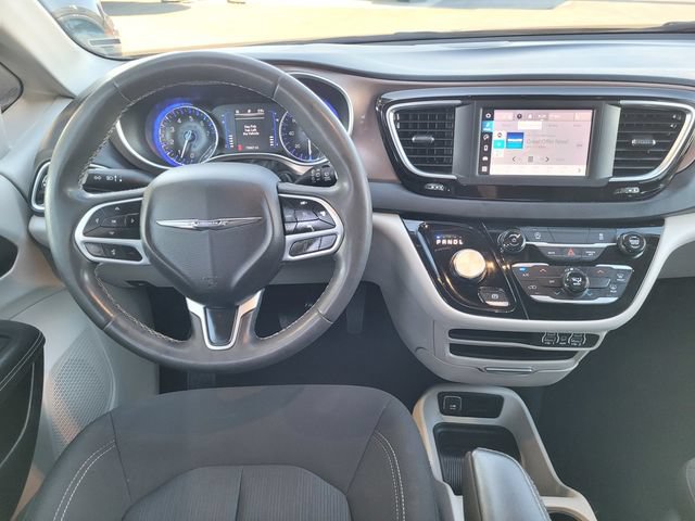 Certified 2023 Chrysler Voyager LX FWD image 7