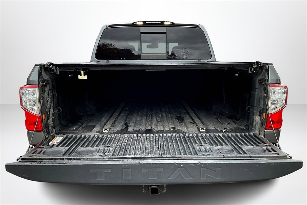 Used 2018 Nissan Titan PRO-4X image 7