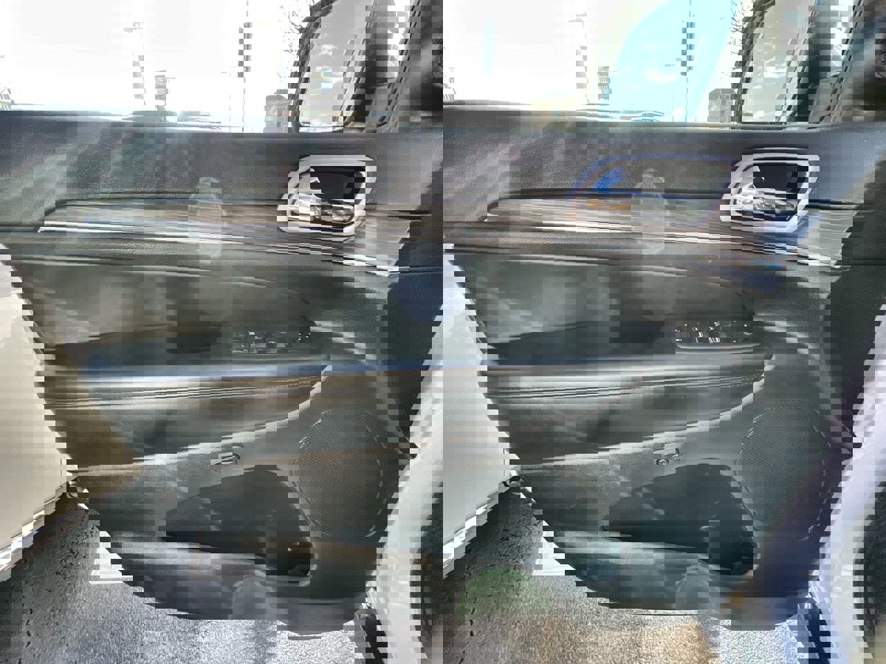 Used 2022 Jeep Grand Cherokee Limited w/ Trailer Tow Group IV image 23