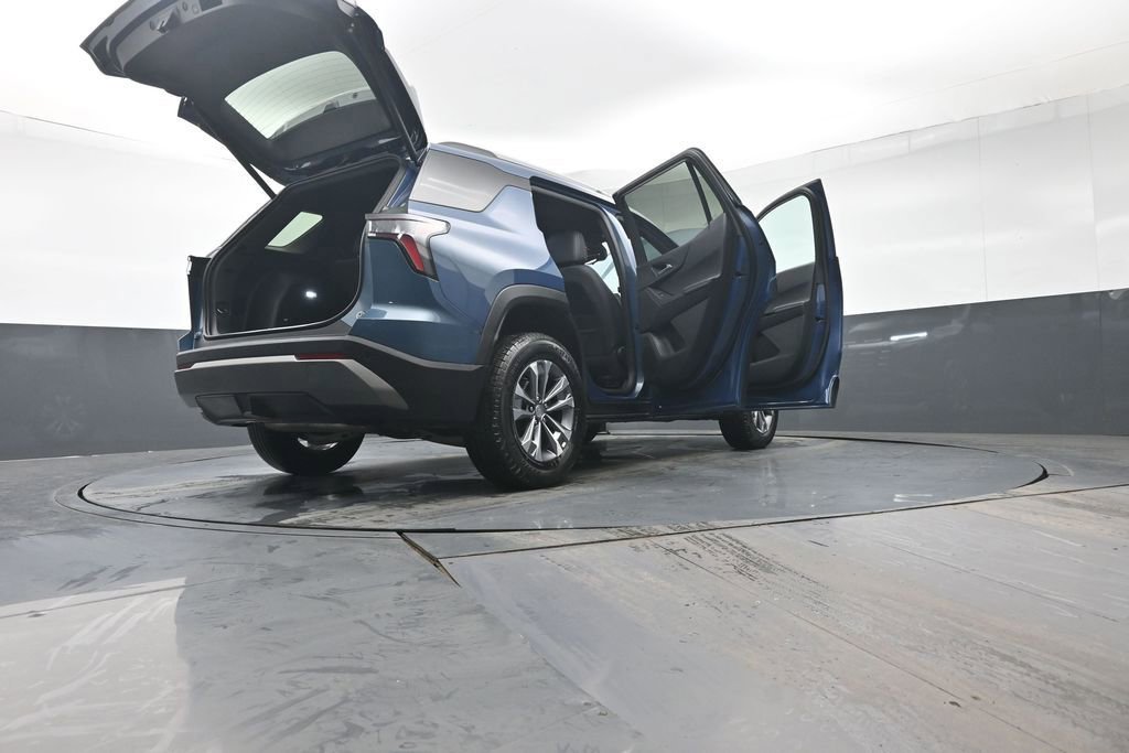Used 2025 Chevrolet Equinox LT w/ Convenience Package II image 45