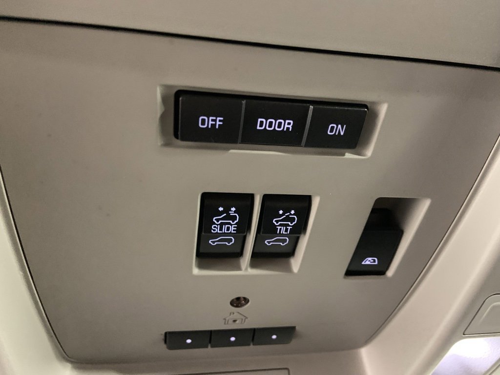 Used 2015 GMC Sierra 3500 Denali image 29