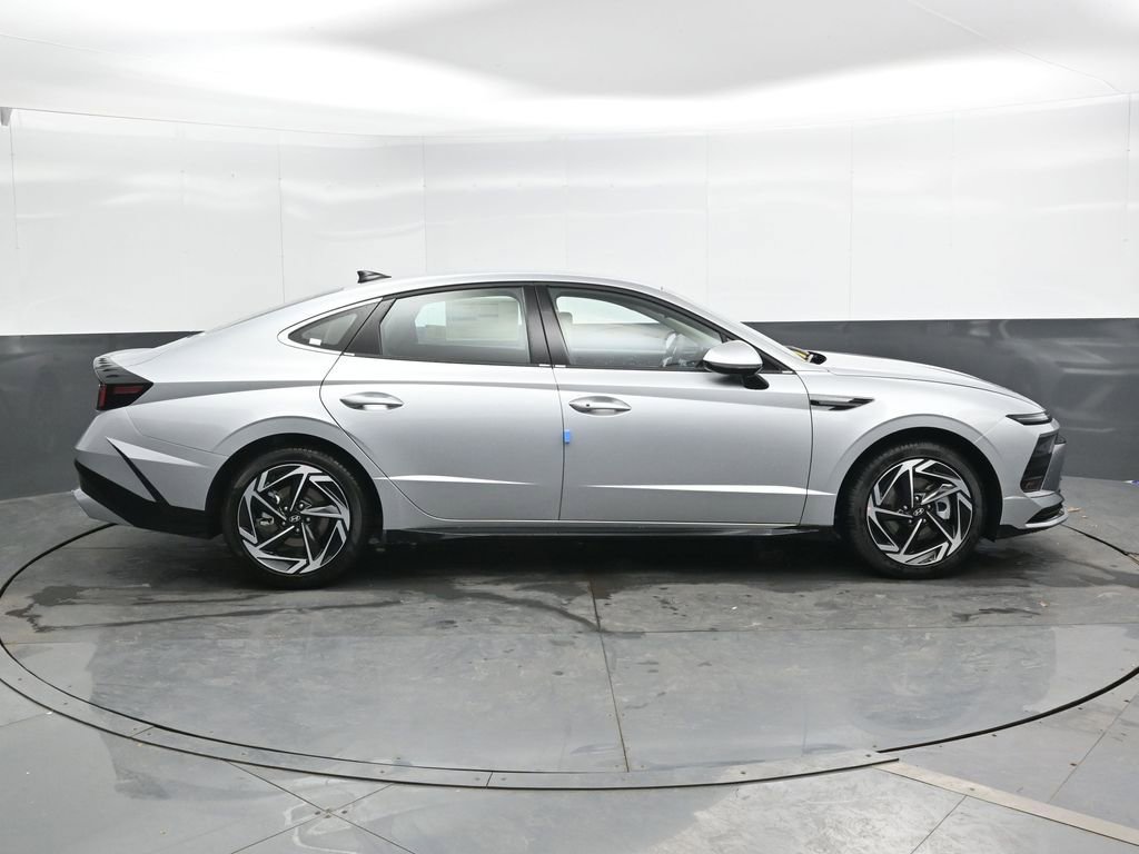 New 2026 Hyundai Sonata SEL image 3