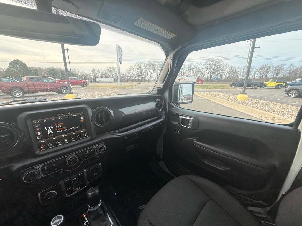 Used 2022 Jeep Wrangler Unlimited Sport AWD/4WD image 28