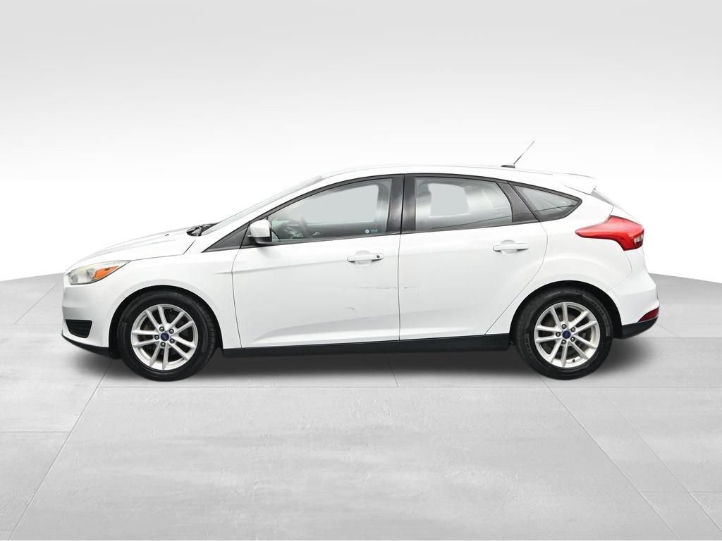 Used 2018 Ford Focus SE FWD image 2