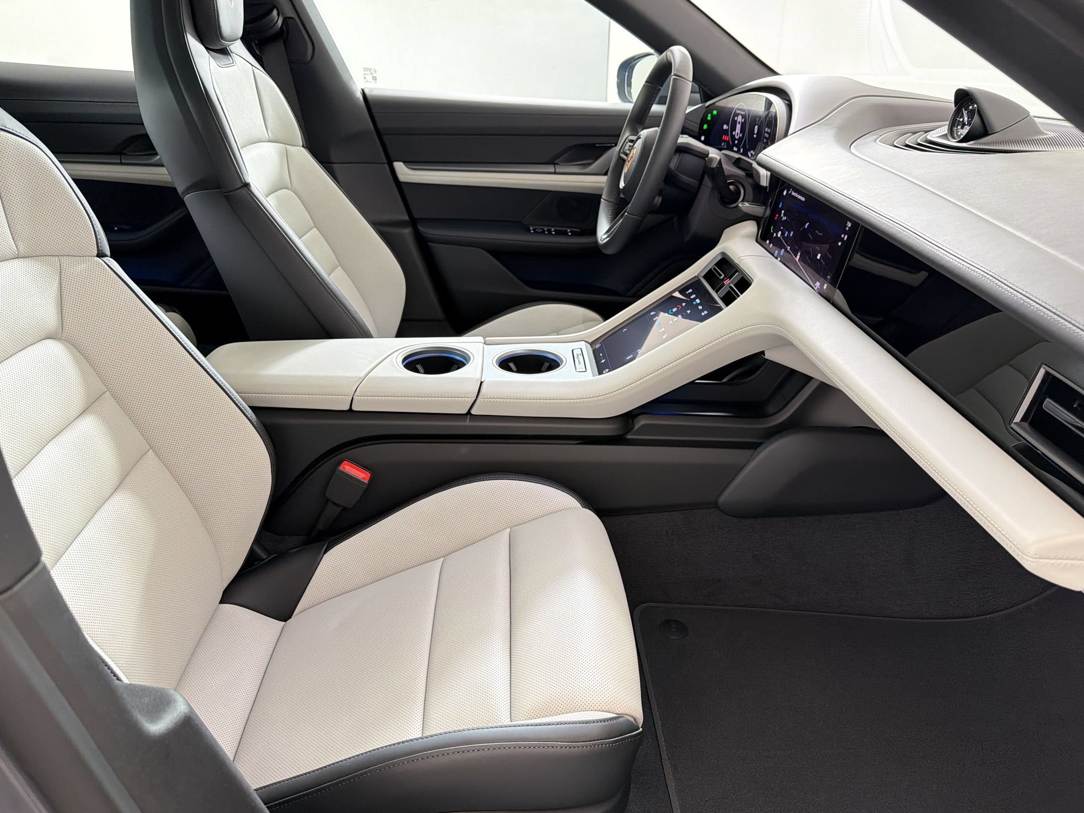New 2026 Porsche Taycan AWD/4WD image 28