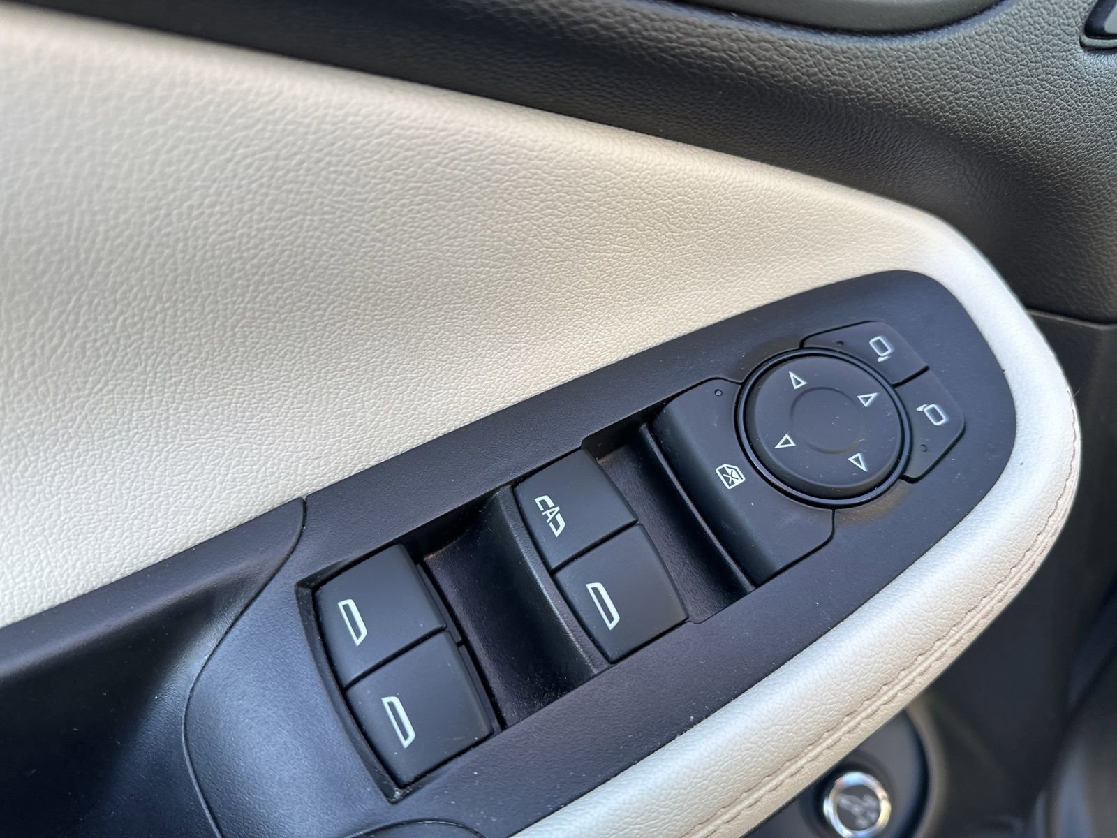 Used 2024 Buick Encore GX Avenir w/ Avenir Convenience Package image 12