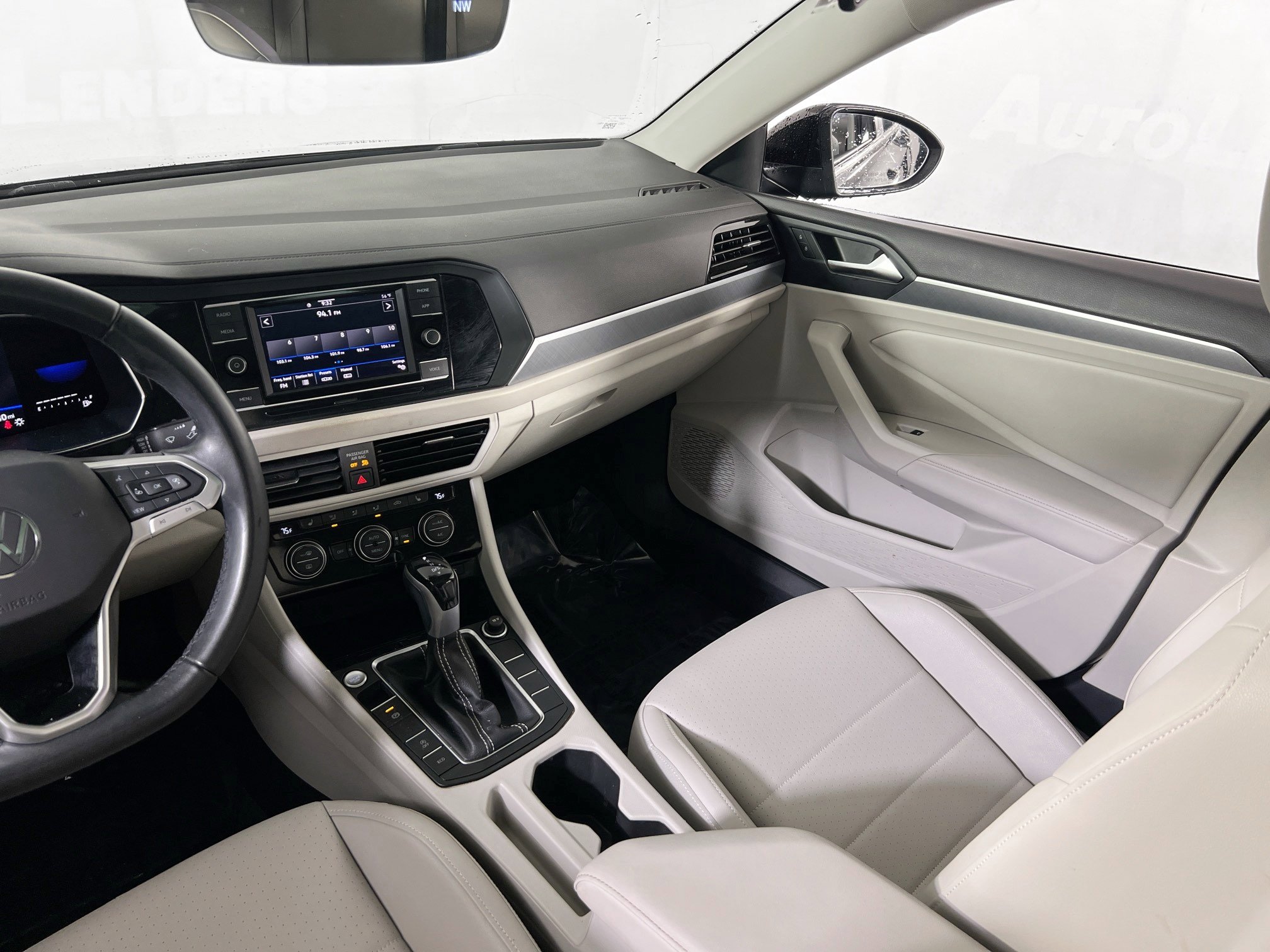 Used 2022 Volkswagen Jetta SE image 23