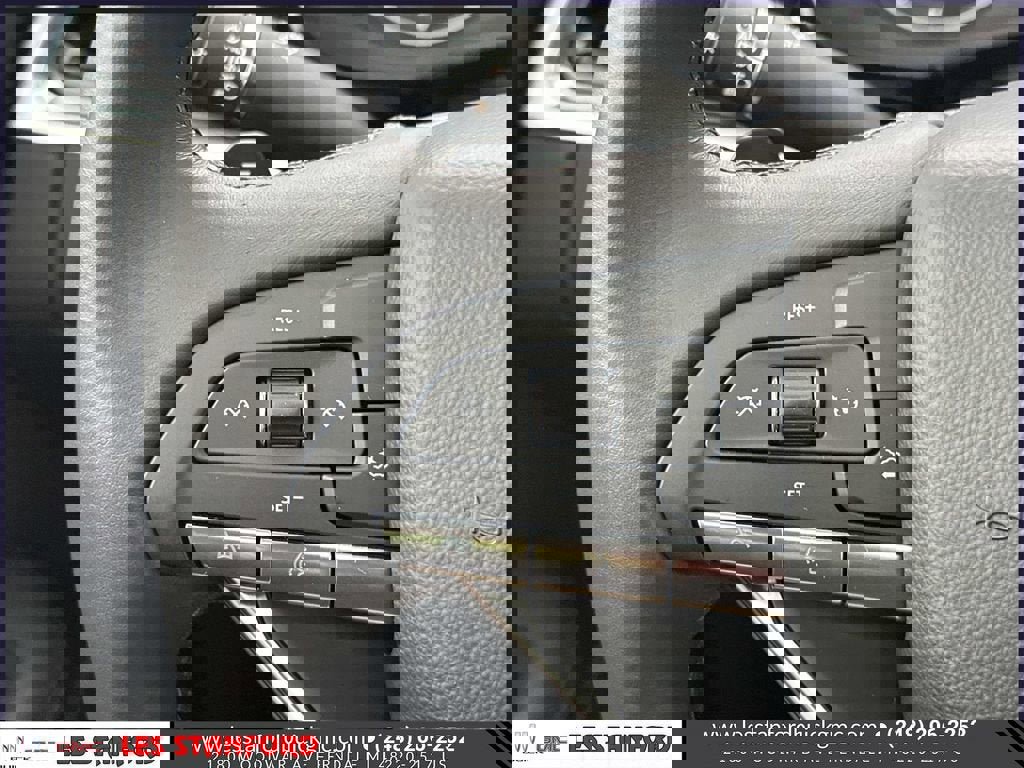 Used 2025 Cadillac XT6 Luxury AWD/4WD image 25