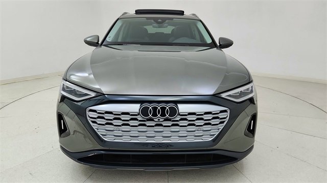 Used 2024 Audi Q8 e-tron Premium image 2