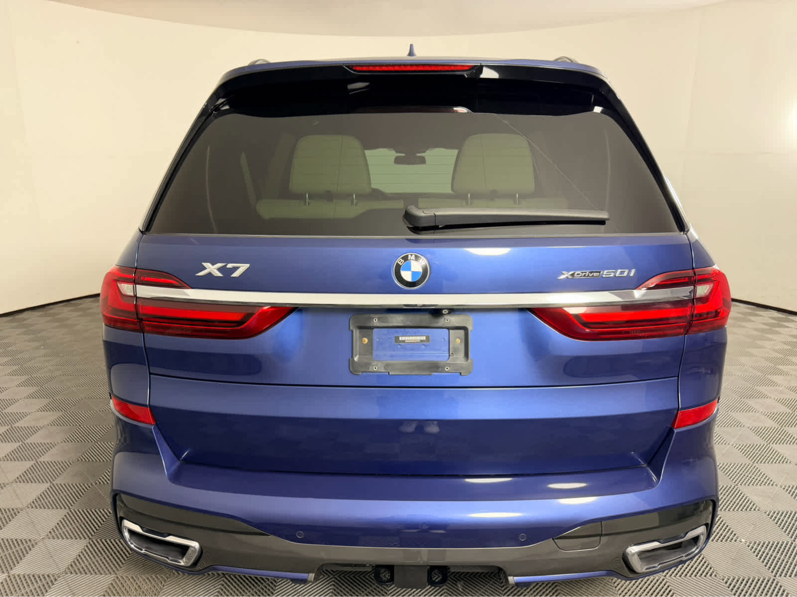 Used 2019 BMW X7 xDrive50i w/ M Sport Package image 5
