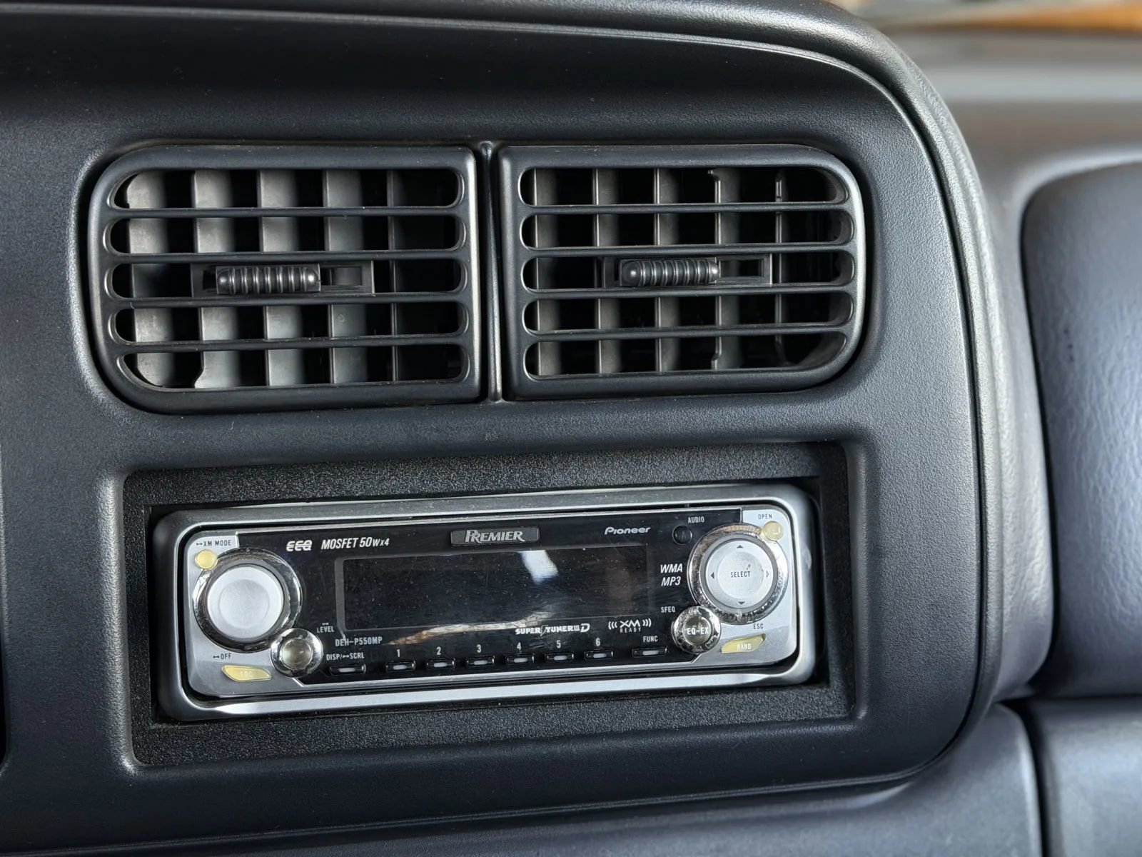 Used 1998 Dodge Durango 4WD image 28